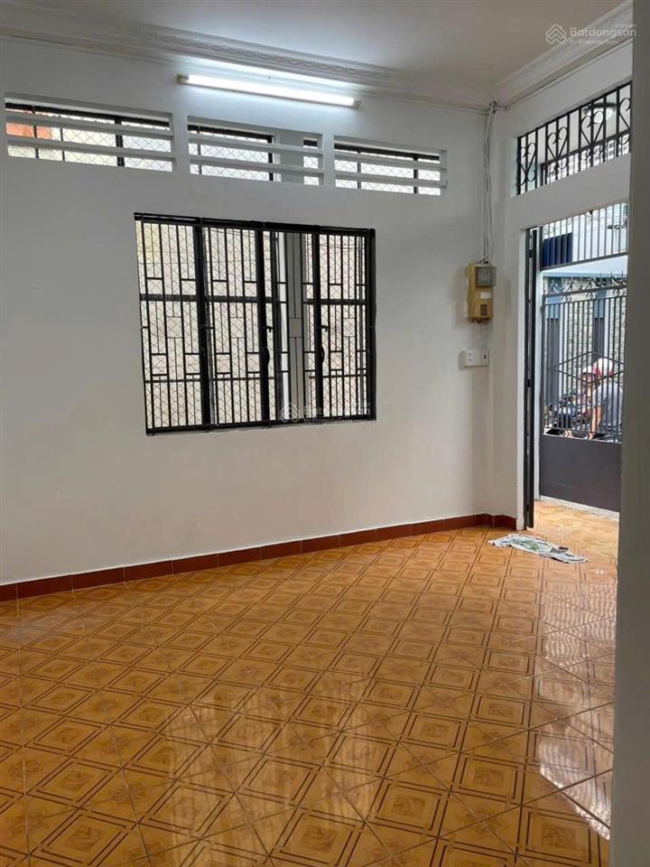 Nhà nguyên căn  phan văn trị  4,2x9m  2pn 1wc  9 triệu  gọi hằng xem nhà 0906 656 ***