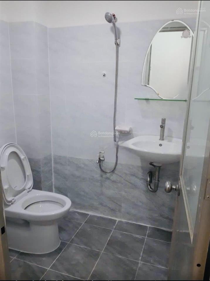 Nhà nc  nguyễn huy lượng  4x6m  1pn có ban công 2wc  9 triệu tl  hằng 0906 656 *** xem nhà ngay