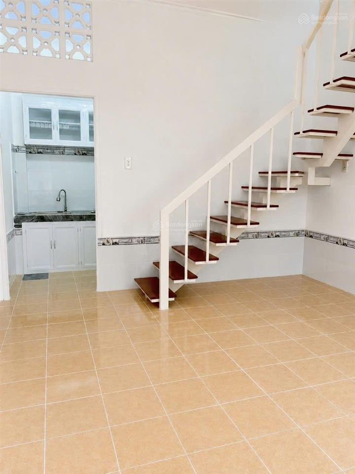 Nhà nc  nguyễn huy lượng  4x6m  1pn có ban công 2wc  9 triệu tl  hằng 0906 656 *** xem nhà ngay