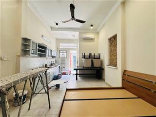 Nhà hxh  nguyễn huy tưởng  4x8m  trệt  1pn 1wc  9 triệu tl  hằng 0906 656 *** xem nhà ngay