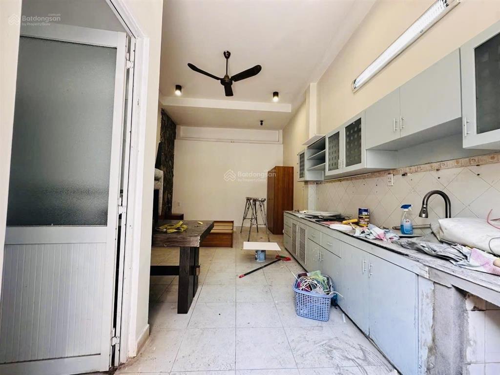 Nhà hxh  nguyễn huy tưởng  4x8m  trệt  1pn 1wc  9 triệu tl  hằng 0906 656 *** xem nhà ngay