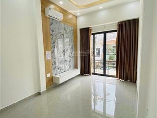 Nhà mặt tiền  mới đẹp  tú mỡ  kinh doanh tự do 3x8m  2pn 2wc  10,5 triệu tl  hằng 0906 656 ***