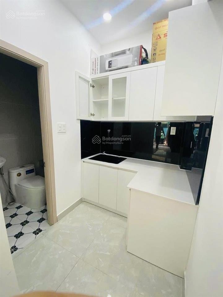 Nhà mặt tiền  mới đẹp  tú mỡ  kinh doanh tự do 3x8m  2pn 2wc  10,5 triệu tl  hằng 0906 656 ***