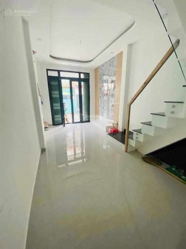 Nhà mặt tiền  mới đẹp  tú mỡ  kinh doanh tự do 3x8m  2pn 2wc  10,5 triệu tl  hằng 0906 656 ***