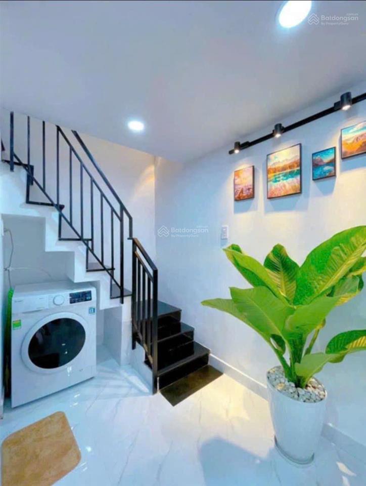 Nhà mới đẹp  full nội thất  trần khắc chân  3x9m  trệt lầu  2pn 2wc  12 triệu tl  0906 656 ***