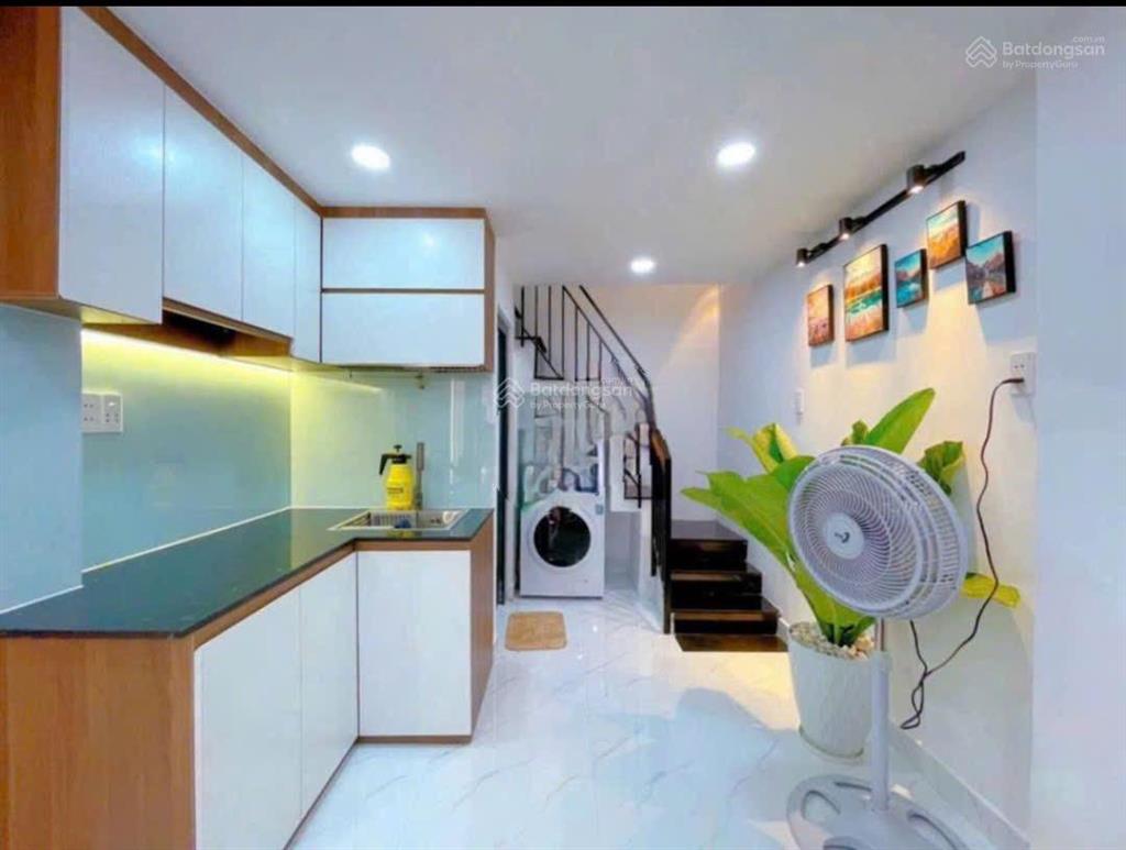 Nhà mới đẹp  full nội thất  trần khắc chân  3x9m  trệt lầu  2pn 2wc  12 triệu tl  0906 656 ***