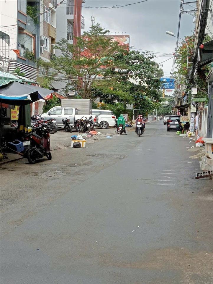 Nhà hxt  nguyễn hữu cảnh  4x9m  2pn 3wc  có sân thượng  17 triệu tl  hằng 0906 656 *** xem ngay