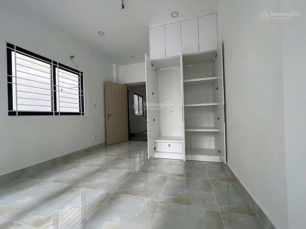 Nhà mới đẹp  hxh  nguyễn đình chiểu  4.5x12m  trệt lầu  2pn 2wc  30 triệu tl  0906 656 ***