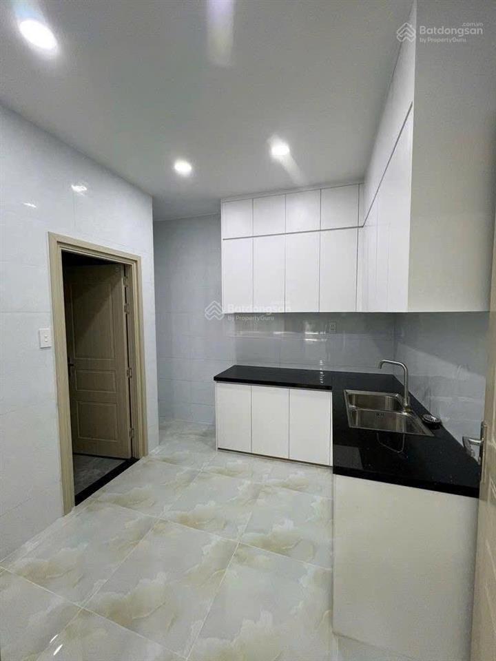 Nhà mới đẹp  hxh  nguyễn đình chiểu  4.5x12m  trệt lầu  2pn 2wc  30 triệu tl  0906 656 ***