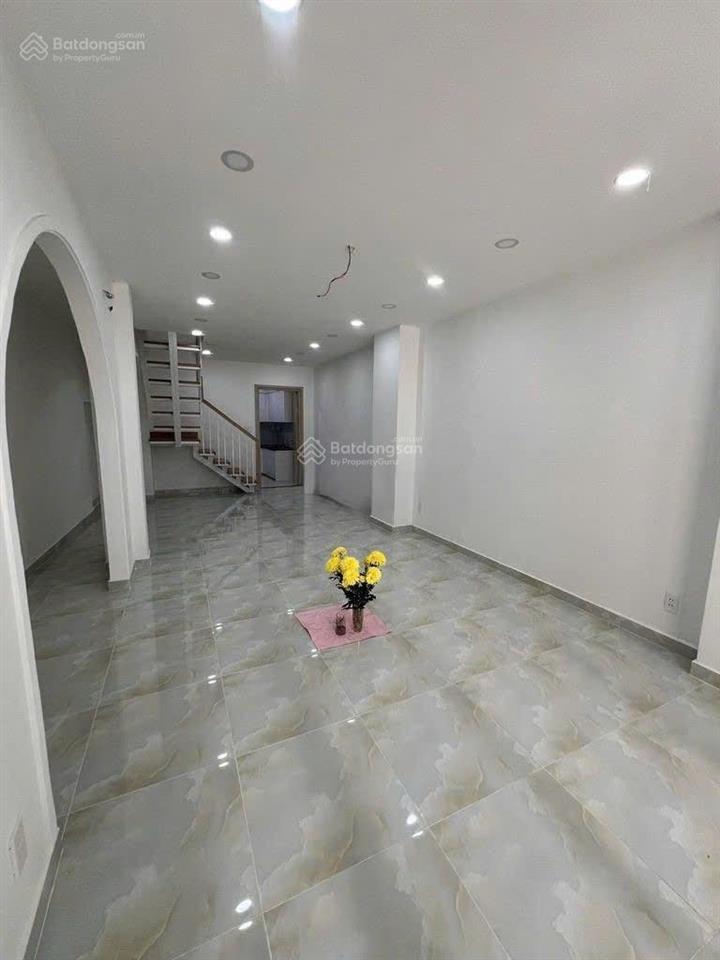 Nhà mới đẹp  hxh  nguyễn đình chiểu  4.5x12m  trệt lầu  2pn 2wc  30 triệu tl  0906 656 ***