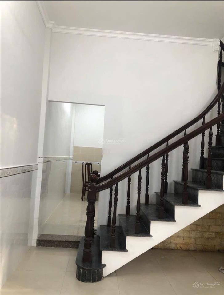 Nhà nc  bạch đằng  4x12m  trệt lầu  2pn 2wc  15 triệu tl  hằng 0906 656 *** xem nhà ngay