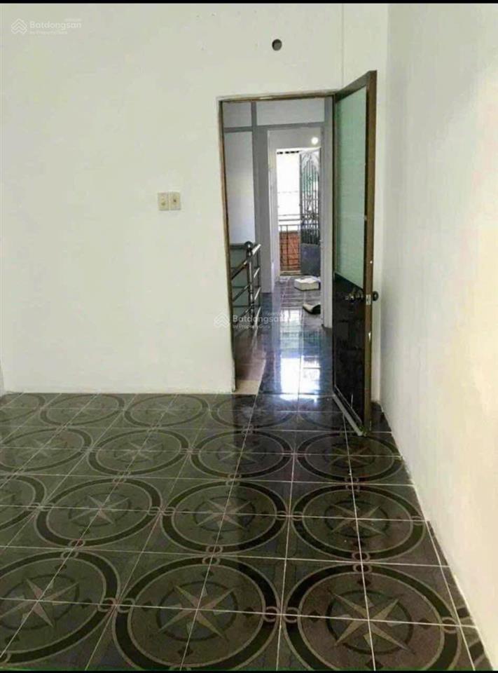 Nhà phan chu trinh  3,5x12m  trệt lầu  3pn 2wc  10 triệu tl  hằng 0906 656 *** xem nhà