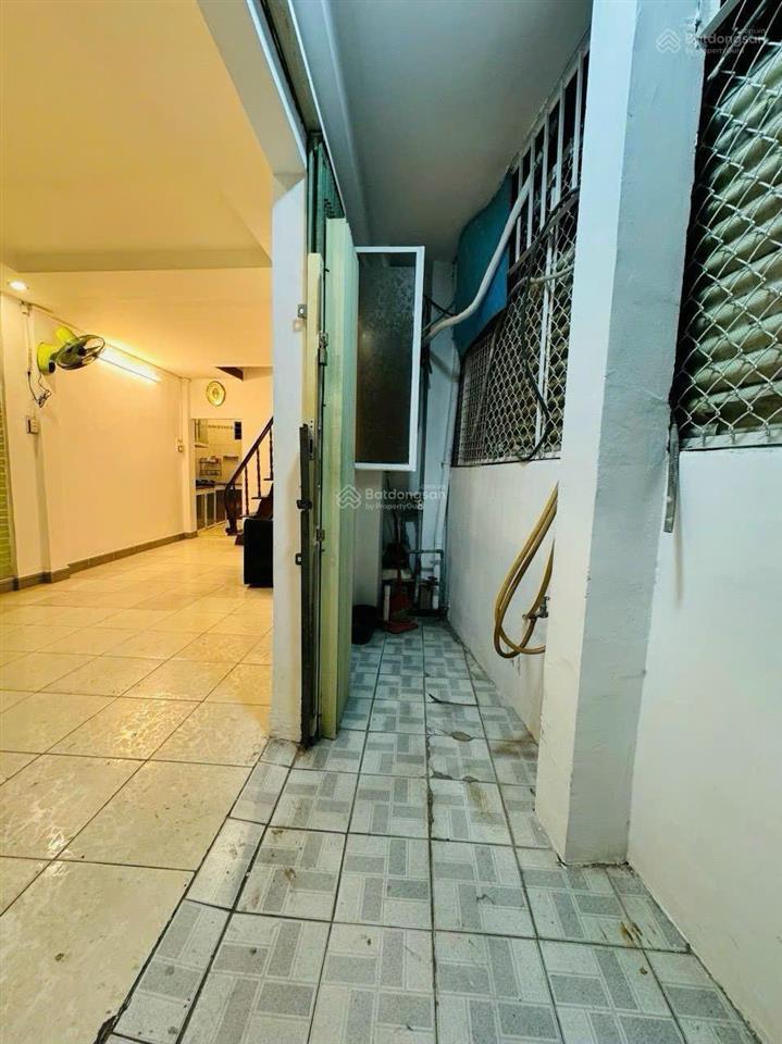 Nhà nc  chu văn an  4x8m  trệt lầu  1pn 2wc  10 triệu tl  hằng 0906 656 *** xem nhà ngay