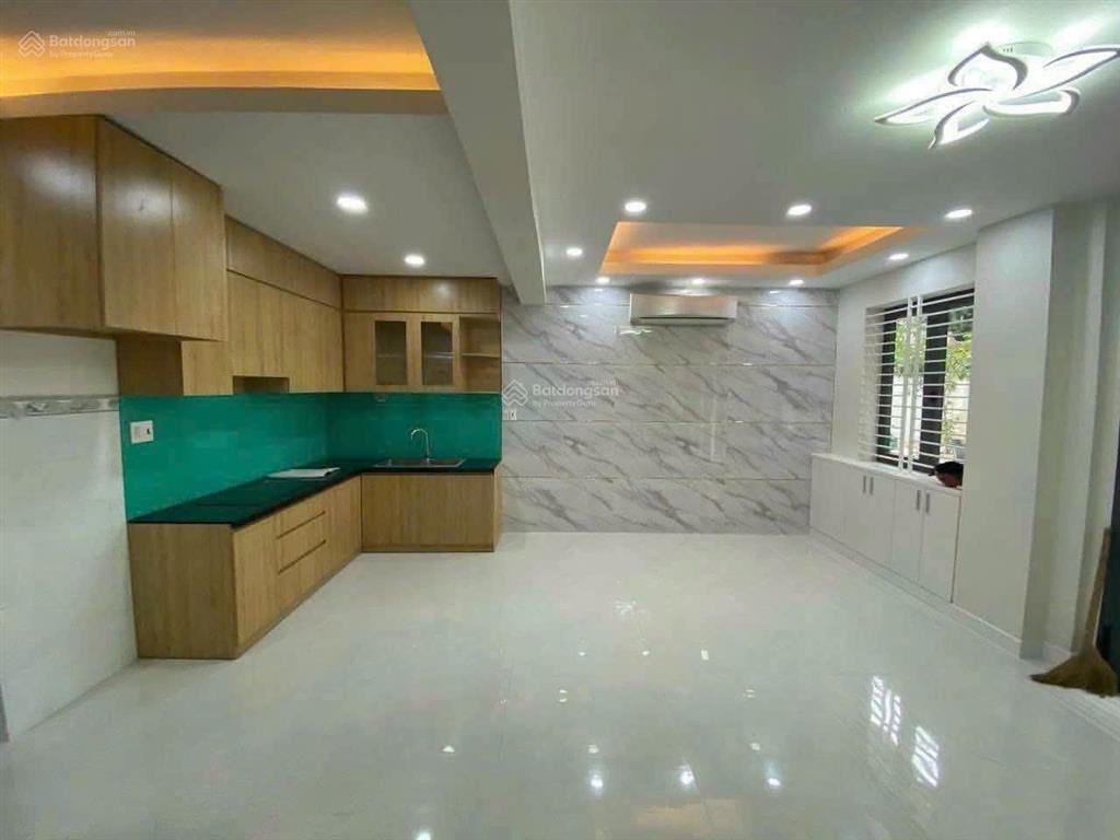 Nhà mới đẹp  hxh  nhiêu tứ  6x8m  trệt lầu  2pn 2wc  18 triệu tl  hằng 0906 656 ***