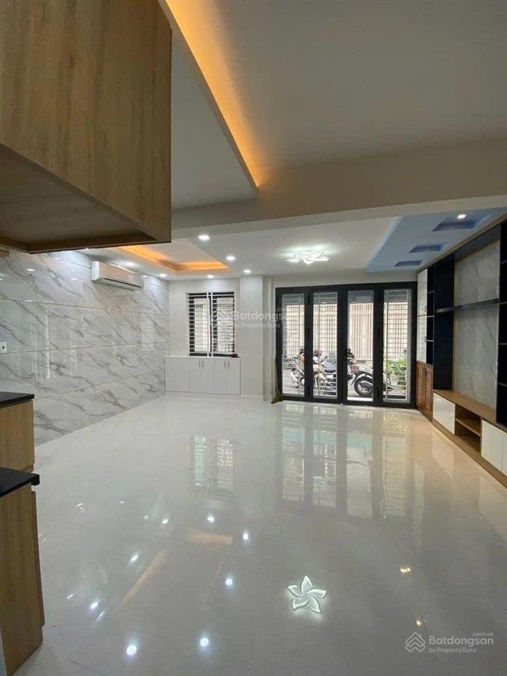 Nhà mới đẹp  hxh  nhiêu tứ  6x8m  trệt lầu  2pn 2wc  18 triệu tl  hằng 0906 656 ***