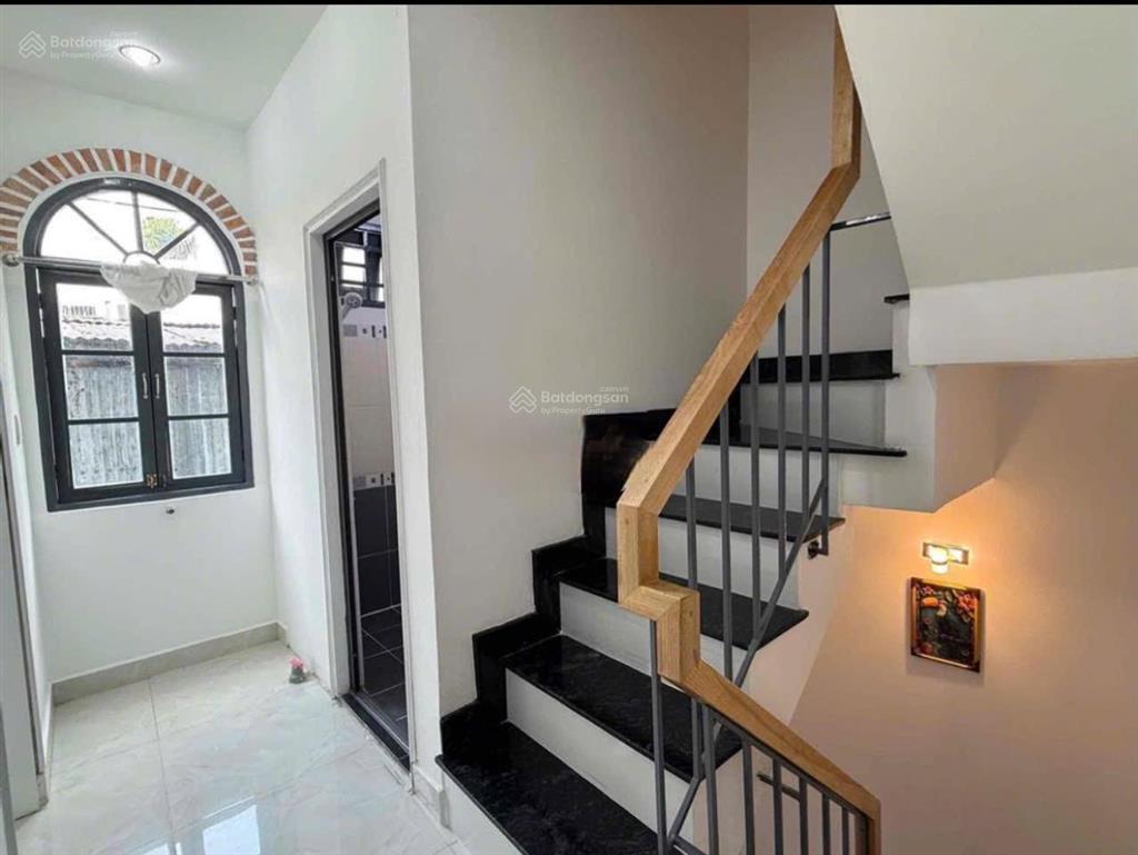 Nhà mới đẹp  full nội thất  phan văn trị  3,5x6,5m  trệt 2 lầu sân thượng  2pn 3wc  13tr tl