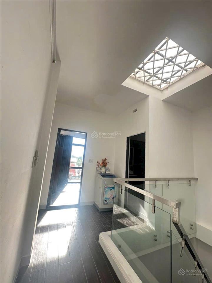 Nhà hxh mới đẹp  full nội thất  nguyễn xí  4x8m  trệt 3 lầu sân thượng  3pn 4wc  18 triệu tl