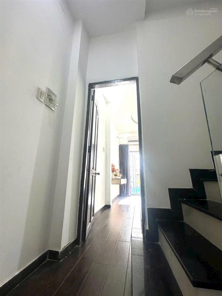 Nhà hxh mới đẹp  full nội thất  nguyễn xí  4x8m  trệt 3 lầu sân thượng  3pn 4wc  18 triệu tl
