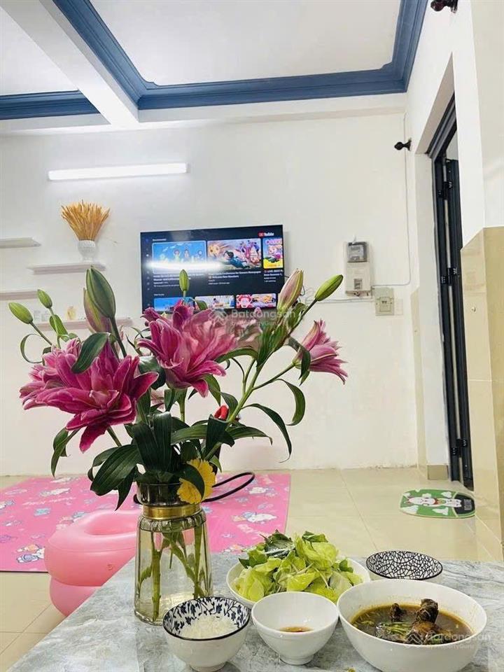 Nhà hxh  nơ trang long  5x16m  3pn 2wc  có sân thượng  16,5 triệu tl  gọi hằng 0906 656 ***