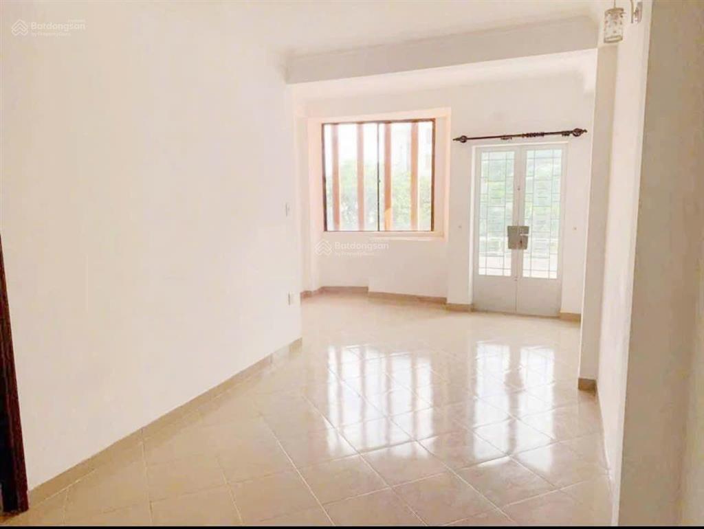 Nhà mới sạch  hxh  nơ trang long  4x9m  trệt 3 lầu  3pn 3wc  15,5 triệu tl  hằng 0906 656 ***