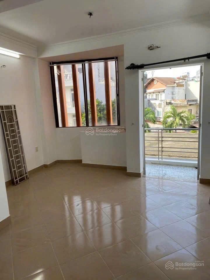 Nhà mới sạch  hxh  nơ trang long  4x9m  trệt 3 lầu  3pn 3wc  15,5 triệu tl  hằng 0906 656 ***