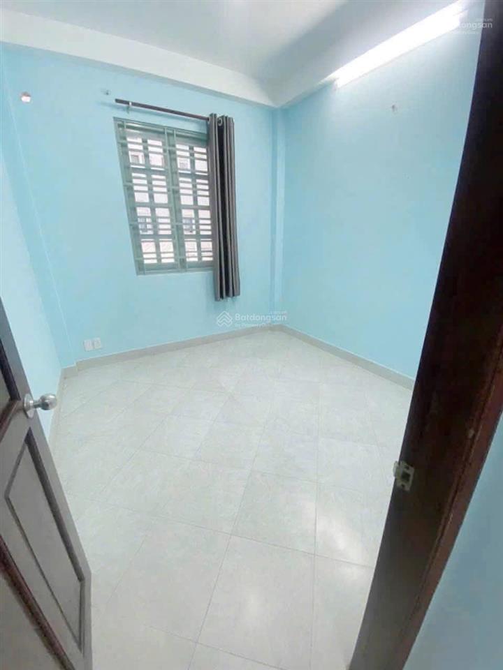 Nhà nc  phan văn trị  3,2x11m  trệt 2 lầu  2pn 2wc  11 triệu/th tl  hằng 0906 656 *** xem nhà