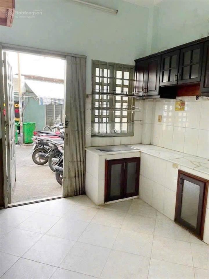 Nhà nc  phan văn trị  3,2x11m  trệt 2 lầu  2pn 2wc  11 triệu/th tl  hằng 0906 656 *** xem nhà