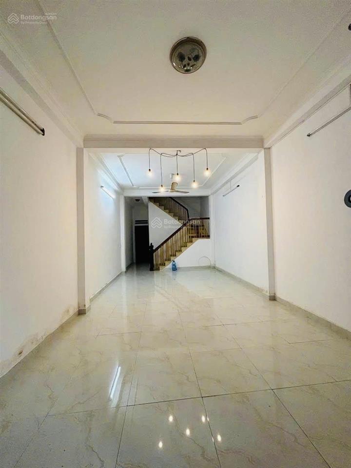 Nhà mặt tiền  chu văn an  4x18m  trệt 2 lầu  4pn 3wc  22 triệu tl  0906 656 *** xem nhà 24/7
