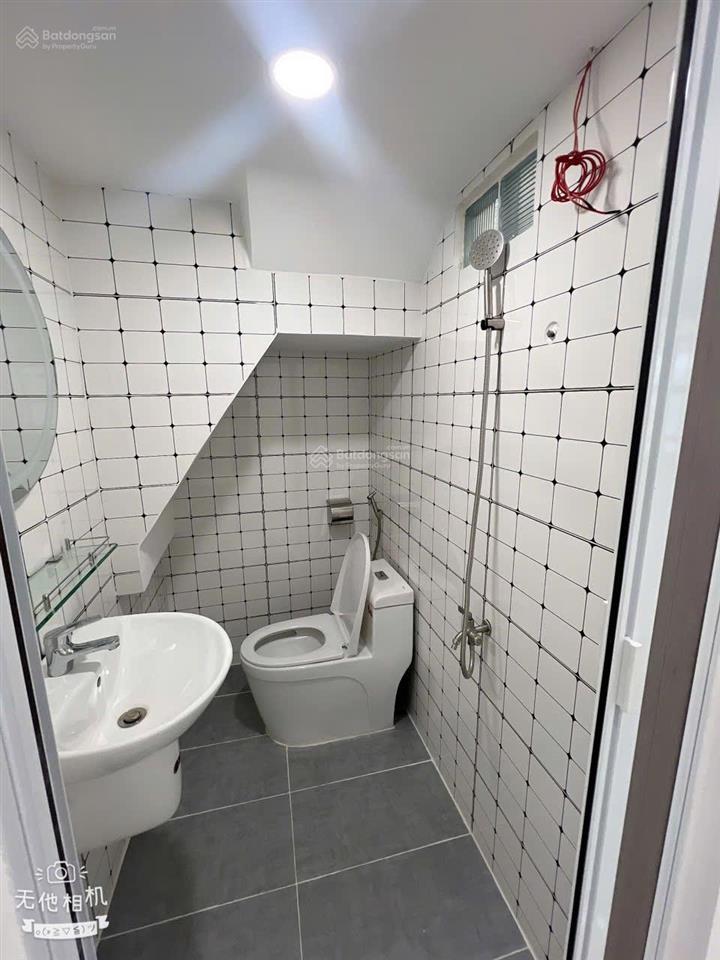 Nhà mới sạch sẽ  cô giang  3,2x7,2m  trệt lầu  2pn 1wc  12 triệu tl  hằng 0906 656 ***