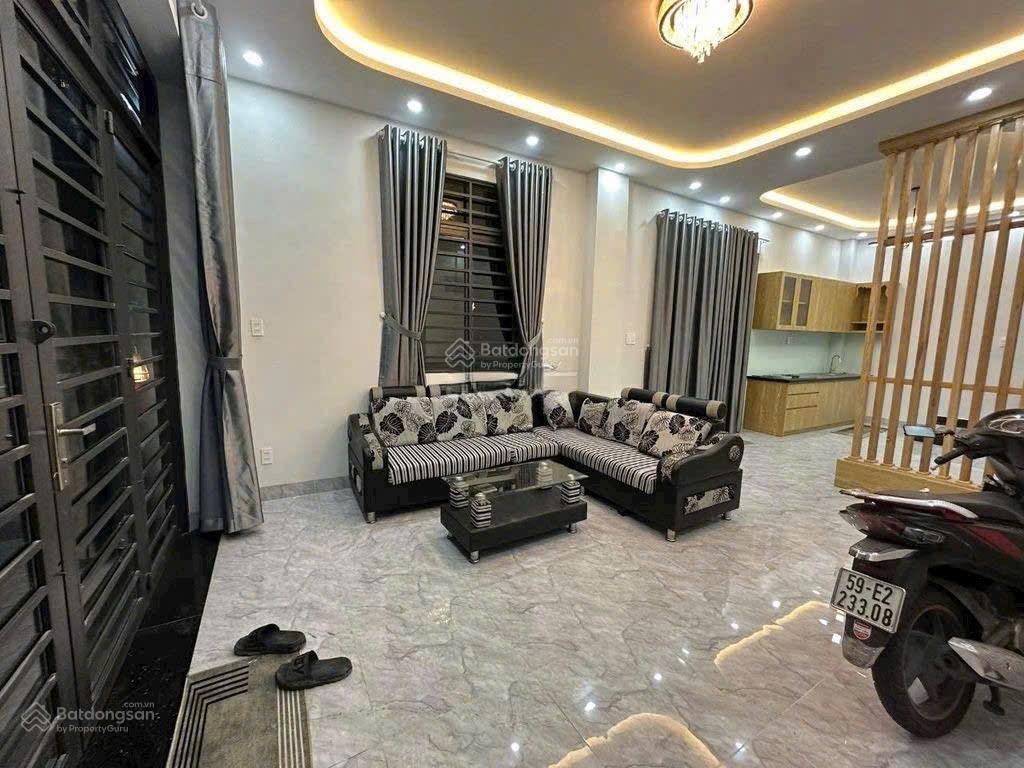 Nhà mới đẹp  nguyễn công hoan  4x10m  trệt lầu  2pn 3wc  15 triệu tl  hằng 0906 656 ***