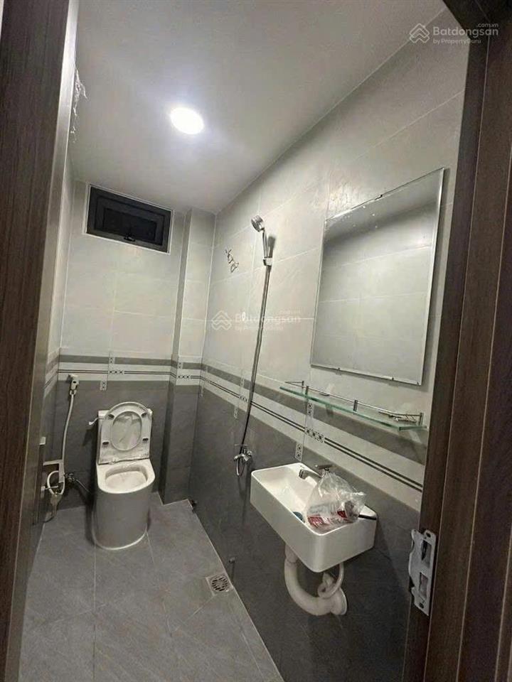 Nhà mới đẹp  nguyễn công hoan  4x10m  trệt lầu  2pn 3wc  15 triệu tl  hằng 0906 656 ***