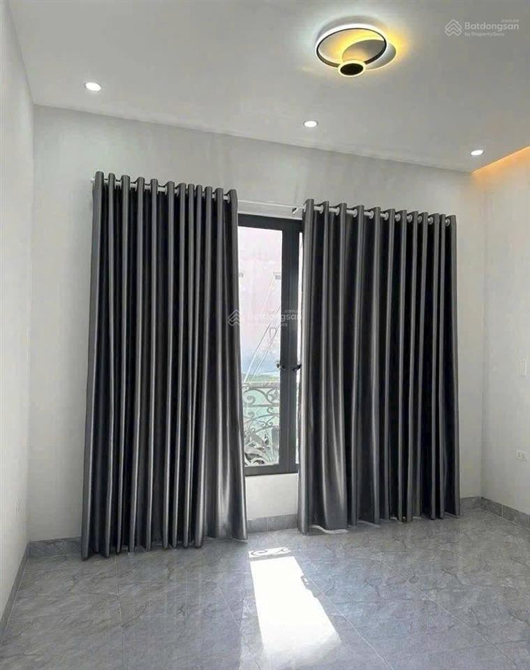 Nhà mới đẹp  nguyễn công hoan  4x10m  trệt lầu  2pn 3wc  15 triệu tl  hằng 0906 656 ***