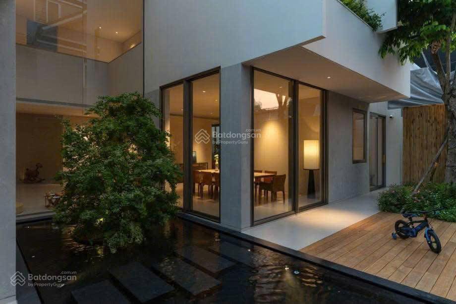 Không phải biệt thự xa hoa, đây là quiet luxury giữa lòng quận 2  0888 998 *** để được xem nhà