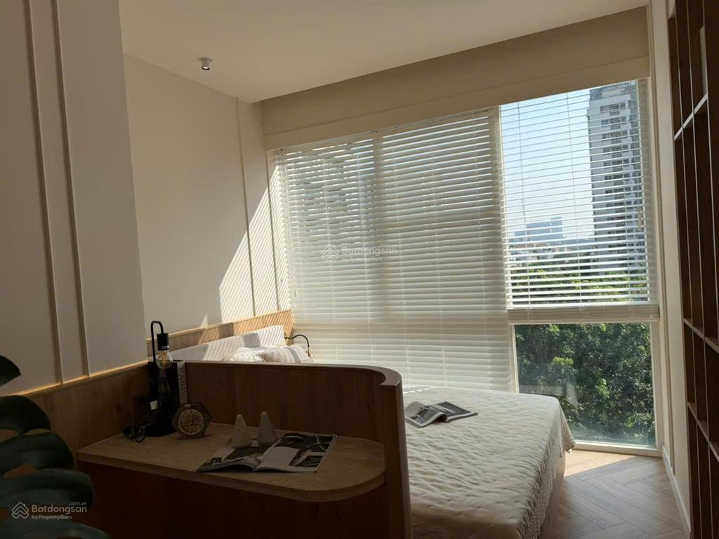 Bán căn hộ full nội thất mới 100%, diện tích 123m2, 3pn2wc, căn góc, view công viên  0938 880 ***