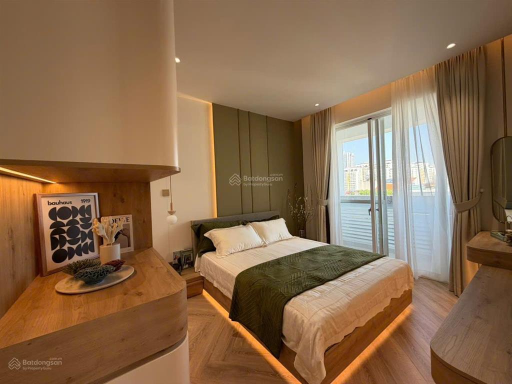 Bán căn hộ full nội thất mới 100%, diện tích 123m2, 3pn2wc, căn góc, view công viên  0938 880 ***