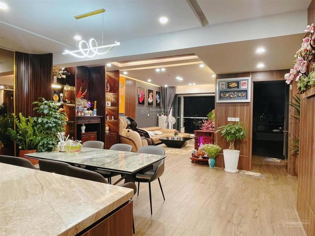 Bán riverside residence, block c, lầu cao  view trực diện sông. tốt nhất thị trường 16.8 tỷ