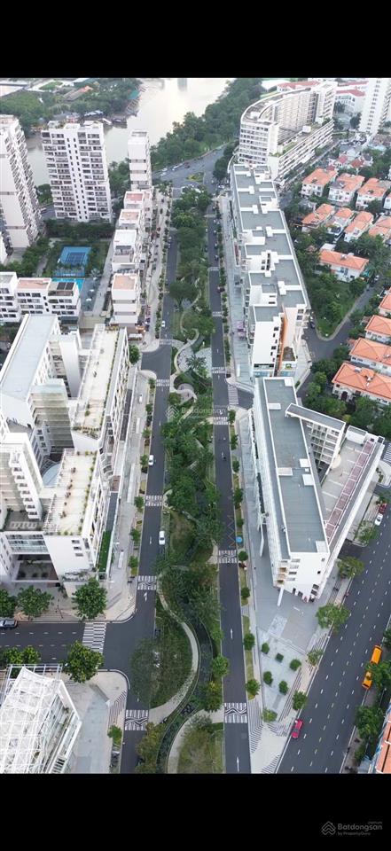 Bán căn hộ garden plaza 1. dt 150m2, 3pn full nt, lầu cao ban công dài, view thoáng mát. giá 19 tỷ