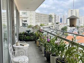 Bán căn hộ garden plaza 1. dt 150m2, 3pn full nt, lầu cao ban công dài, view thoáng mát. giá 19 tỷ
