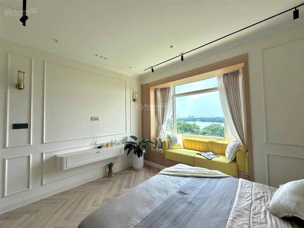 Chính chủ bán ch riverside residence mới 100% quận 7, 130m2 3pn2wc căn góc view sông giá 17.6 tỷ