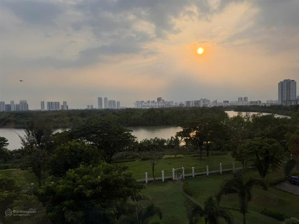 Chính chủ bán ch riverside residence mới 100% quận 7, 130m2 3pn2wc căn góc view sông giá 17.6 tỷ