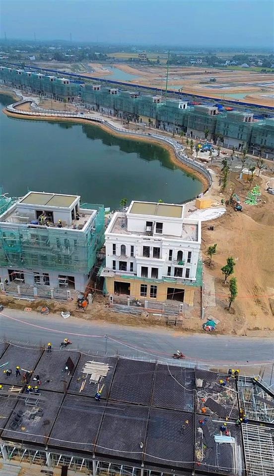 Deal hiếm bắt đáy! cần cơ cấu tài sản, khách nhượng lại gấp suất mua biệt thự hồ thiên nga 8ha gđ1.