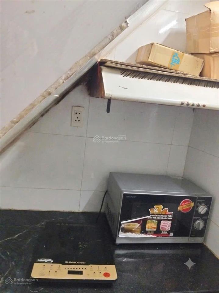 Cho thuê cửa hàng nguyên căn 4 tầng giữa chợ quan thổ 1, tôn đức thắng