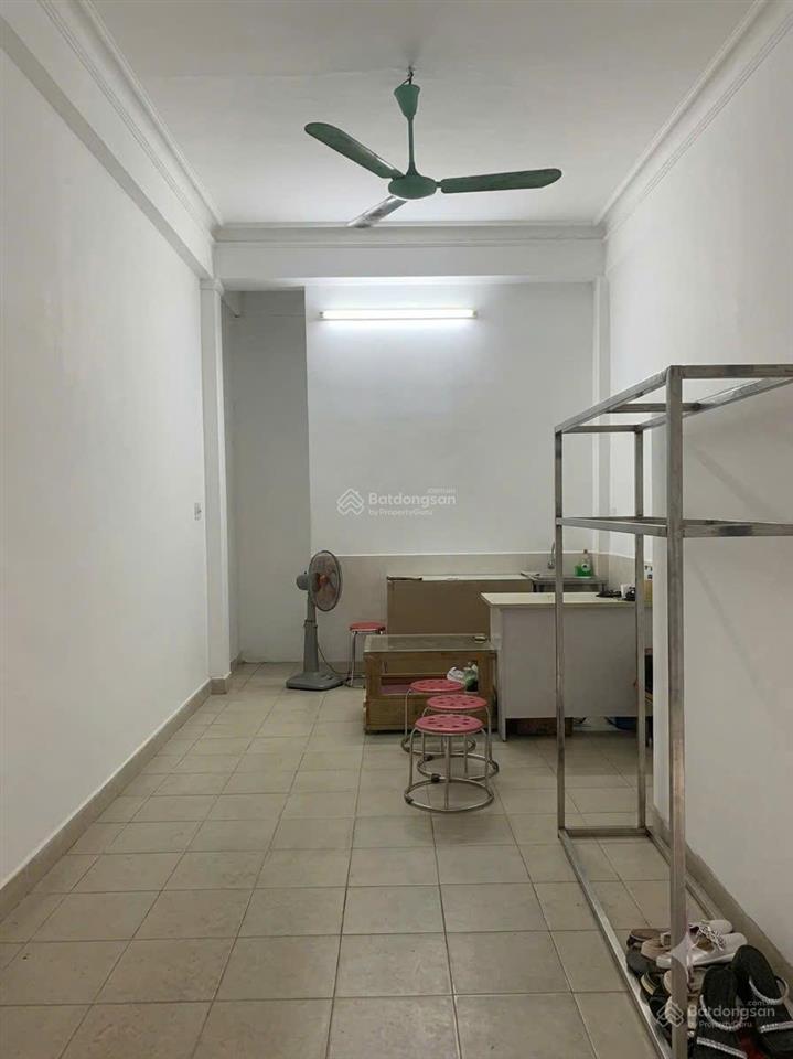 Cho thuê cửa hàng nguyên căn 4 tầng giữa chợ quan thổ 1, tôn đức thắng