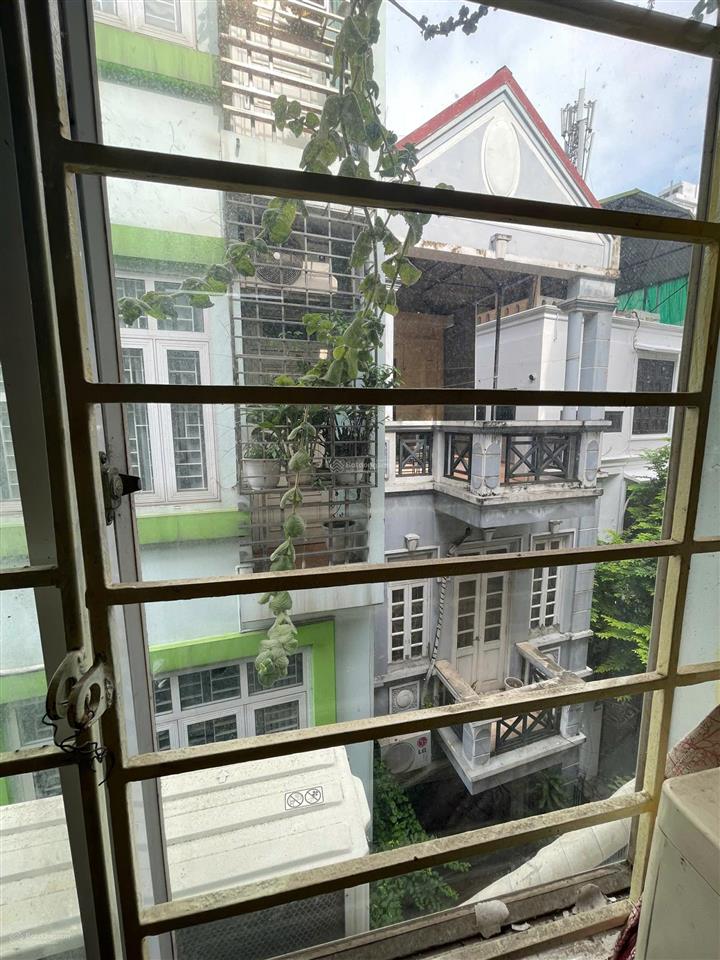 Cho thuê cửa hàng nguyên căn 4 tầng giữa chợ quan thổ 1, tôn đức thắng