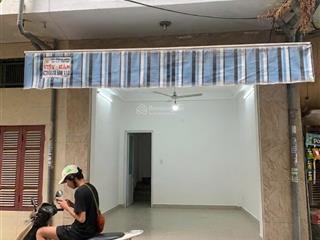 Cho thuê cửa hàng nguyên căn 4 tầng giữa chợ quan thổ 1, tôn đức thắng