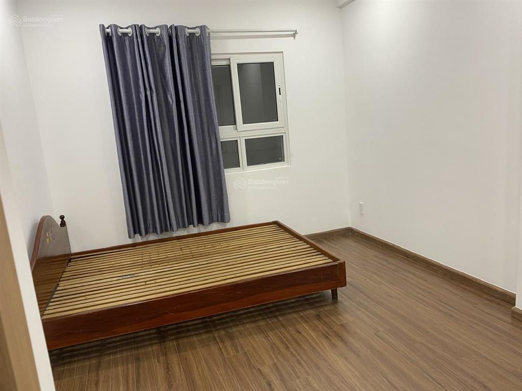 Chính chủ cho thuê căn hộ 86m2 2pn,2wc đủ nội thất, có ban công, nhà thoáng mát cả ngày
