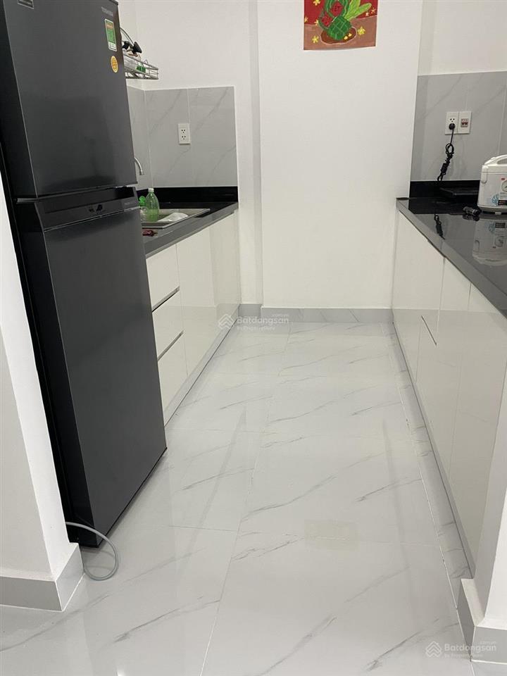 Chính chủ cho thuê căn hộ 86m2 2pn,2wc đủ nội thất, có ban công, nhà thoáng mát cả ngày