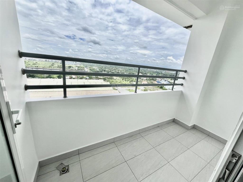 Chính chủ cho thuê căn hộ 86m2 2pn,2wc đủ nội thất, có ban công, nhà thoáng mát cả ngày