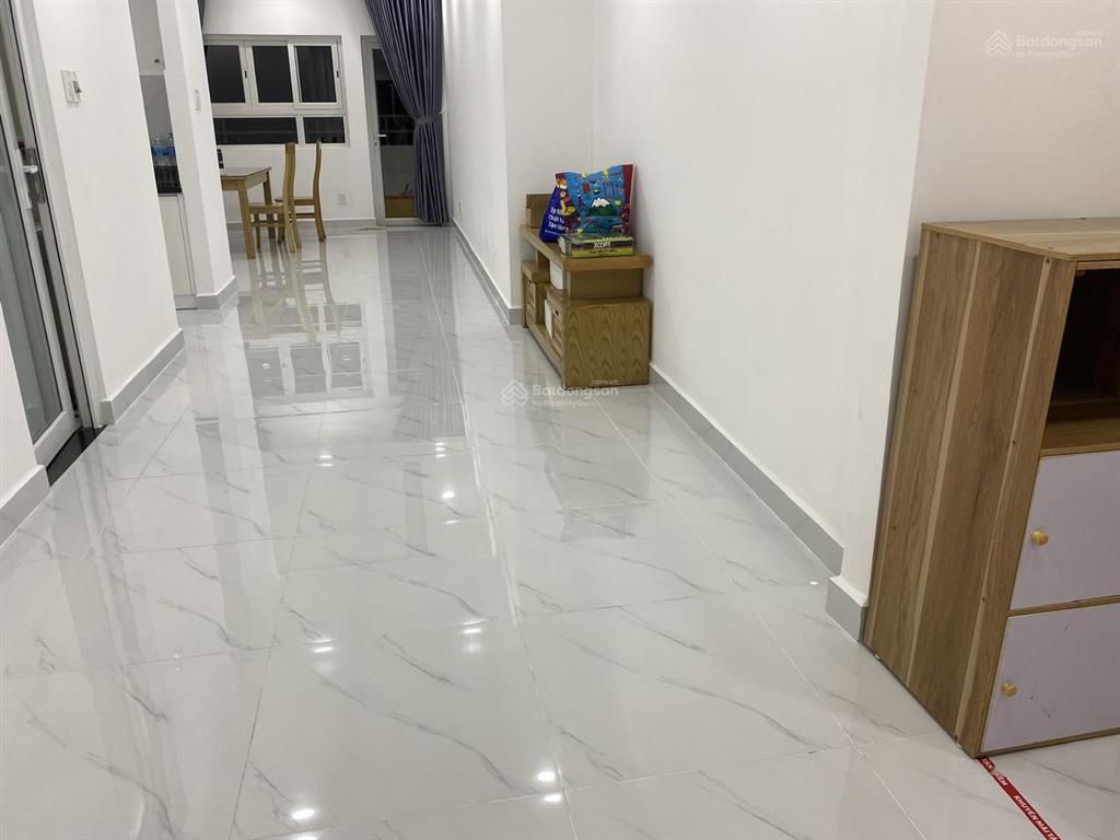 Chính chủ cho thuê căn hộ 86m2 2pn,2wc đủ nội thất, có ban công, nhà thoáng mát cả ngày