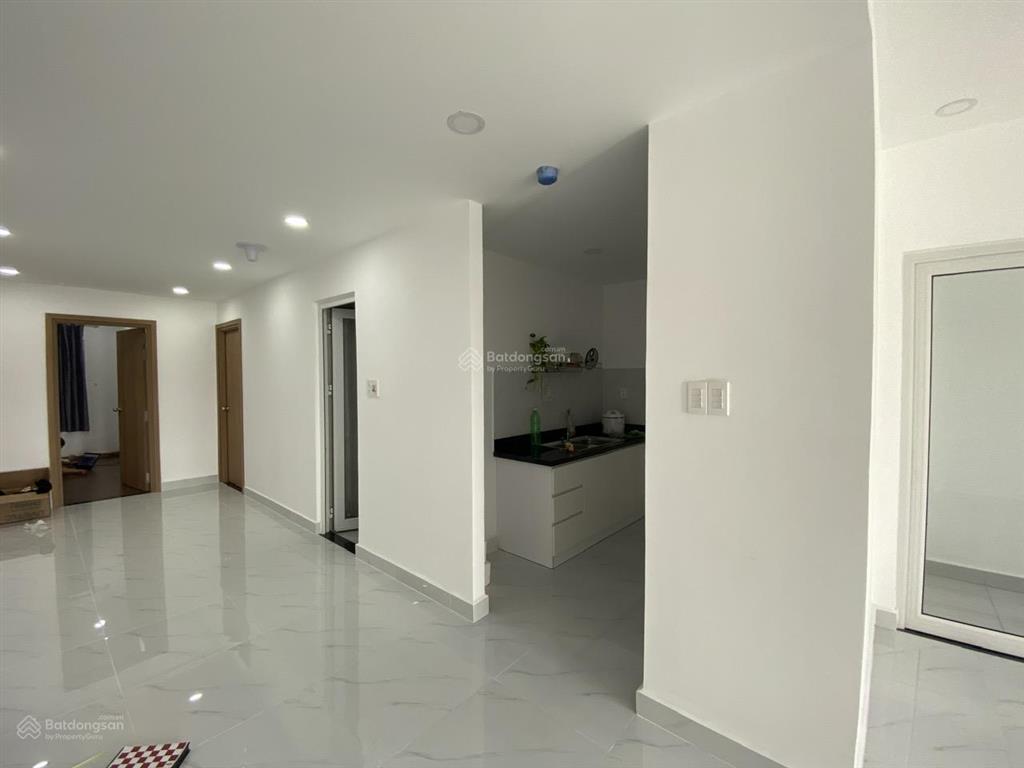 Chính chủ cho thuê căn hộ 86m2 2pn,2wc đủ nội thất, có ban công, nhà thoáng mát cả ngày